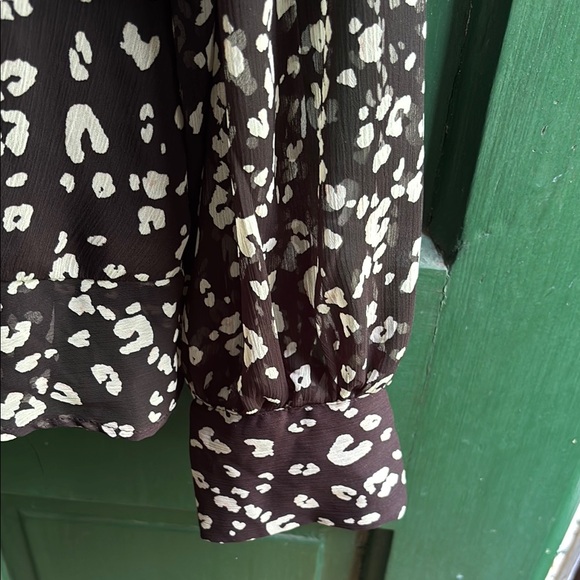 Nine West Ruffled Black and White Long Sleeve Blouse - Picture 5 of 9